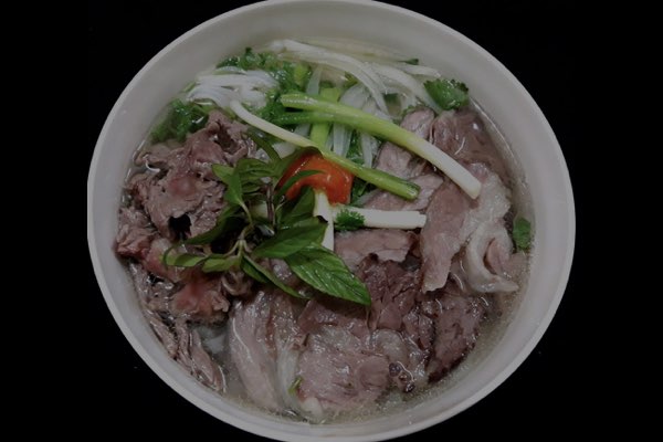 PHO BO — zupa z gotowaną wołowiną